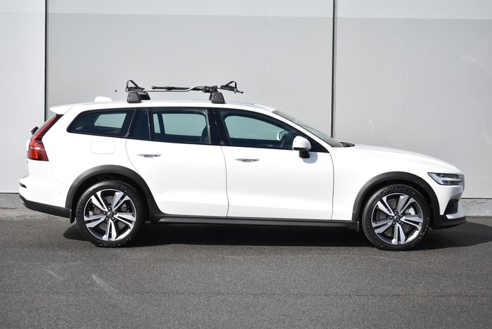 2024 Volvo V60 Cross Country Ultra B5 Bright MY25 AWD Crystal White