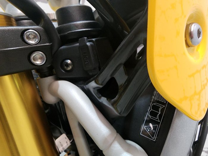 2025 Triumph Scrambler 400 XC Scrambler Yellow
