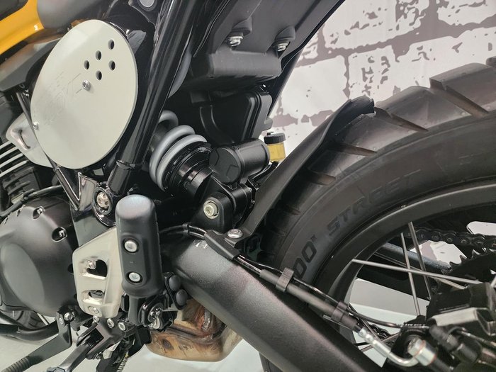 2025 Triumph Scrambler 400 XC Scrambler Yellow