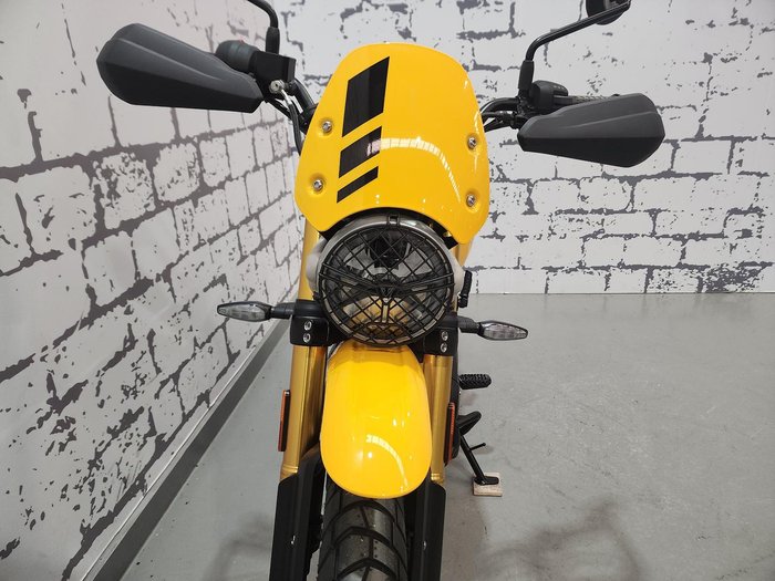 2025 Triumph Scrambler 400 XC Scrambler Yellow