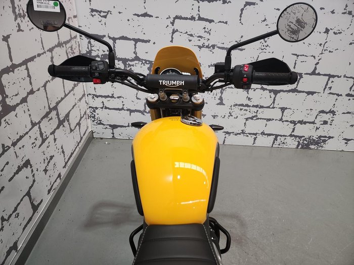 2025 Triumph Scrambler 400 XC Scrambler Yellow