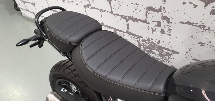 2025 Triumph Scrambler 400 XC Scrambler Grey