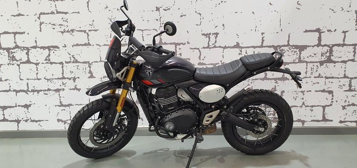 2025 Triumph Scrambler 400 XC Scrambler Grey