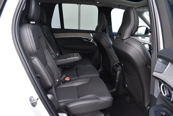 2025 Volvo XC90 Ultra T8 Plug-In Hybrid Dark MY26 AWD Crystal White