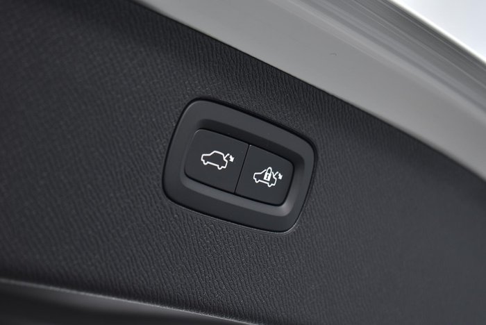 2025 Volvo XC90 Ultra T8 Plug-In Hybrid Dark MY26 AWD Crystal White