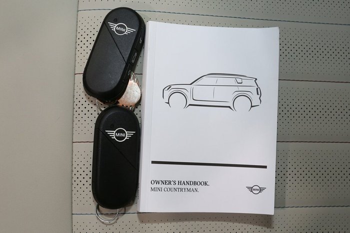 2024 MINI Countryman S Favoured