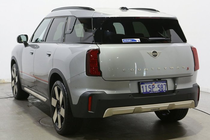 2024 MINI Countryman S Favoured