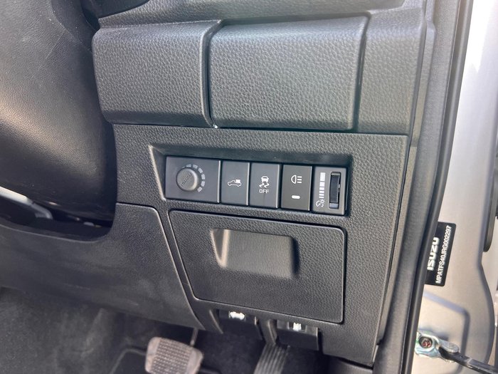 2024 Isuzu D-MAX X-TERRAIN MY24 4X4 Dual Range Mercury Silver