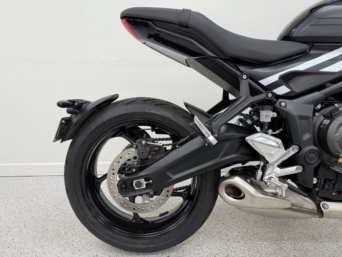 2025 Triumph TRIDENT 660 Red