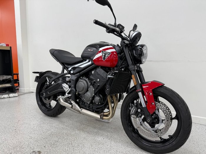 2025 Triumph TRIDENT 660 Red