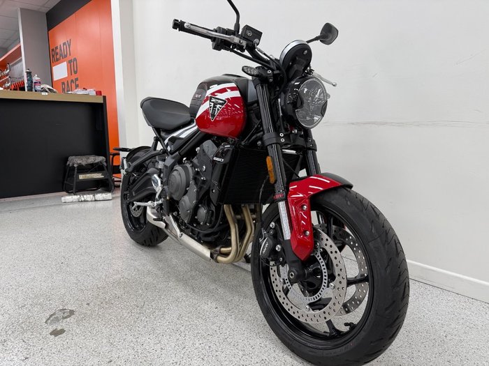 2025 Triumph TRIDENT 660 Red