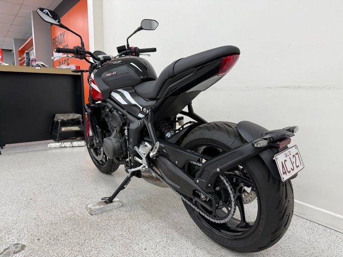 2025 Triumph TRIDENT 660 Red