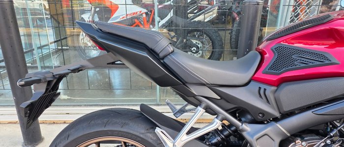2024 Honda CB650RAC RED