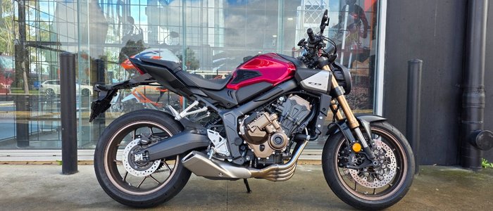 2024 Honda CB650RAC RED