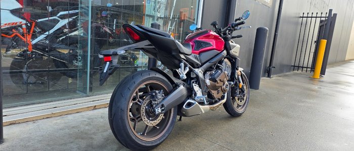 2024 Honda CB650RAC RED