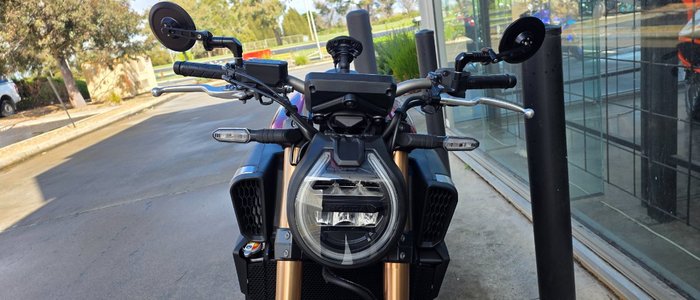 2024 Honda CB650RAC RED