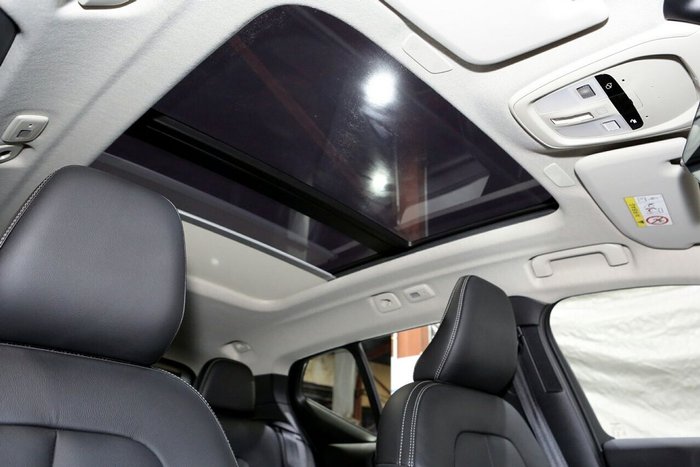 2022 Volvo XC40 Plus B4