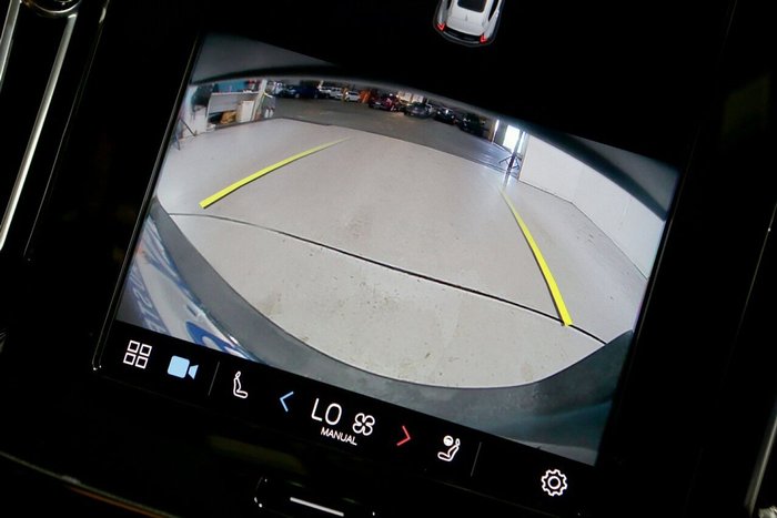 2022 Volvo XC40 Plus B4