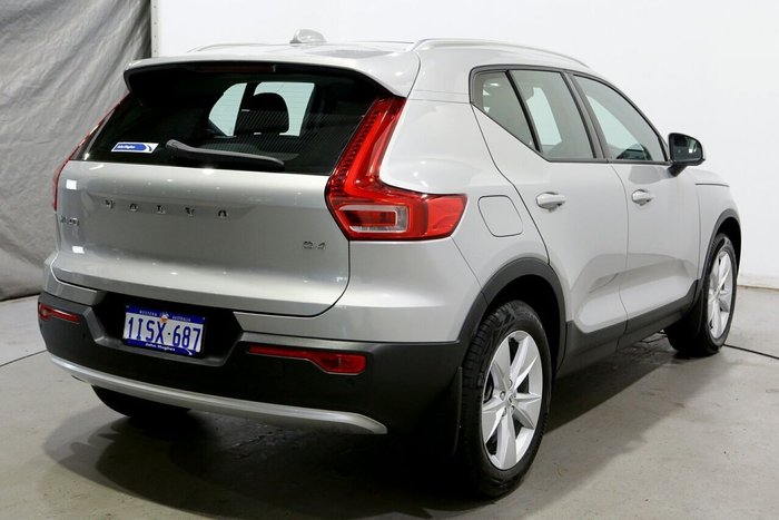 2022 Volvo XC40 Plus B4