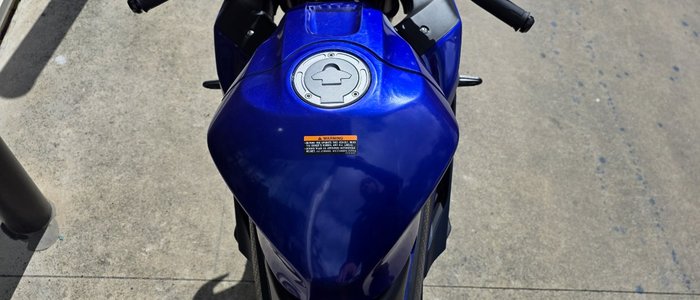 2024 Yamaha YZF-R3 BLUE