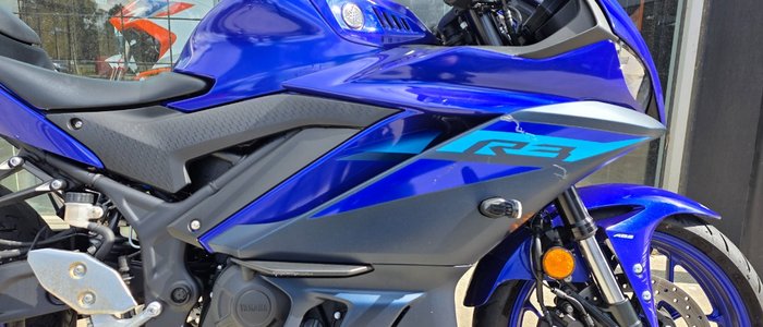 2024 Yamaha YZF-R3 BLUE