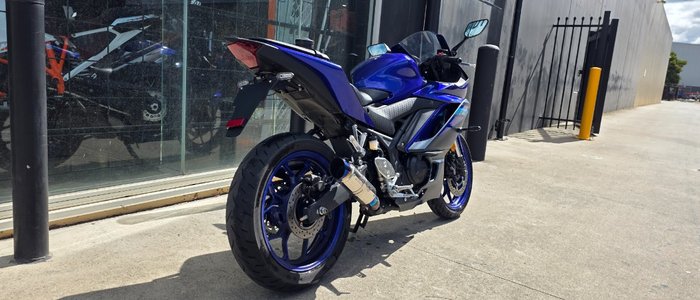 2024 Yamaha YZF-R3 BLUE
