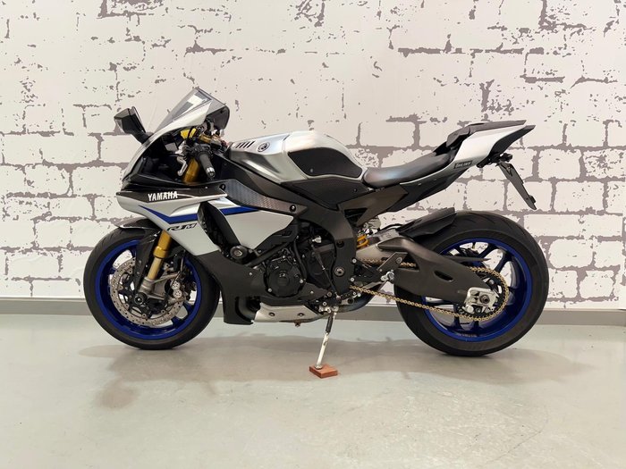 2015 Yamaha YZF-R1M R1 Silver