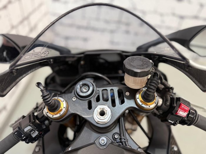 2015 Yamaha YZF-R1M R1 Silver