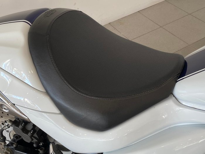 2008 Suzuki Boulevard M109R (VZR1800) Boulevard White