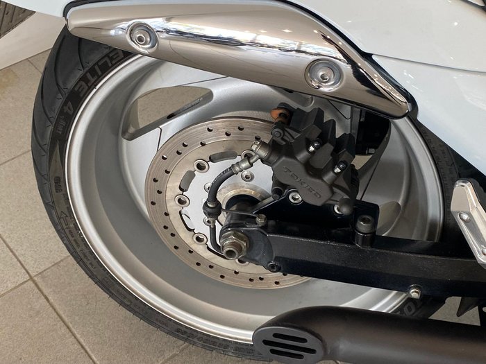 2008 Suzuki Boulevard M109R (VZR1800) Boulevard White