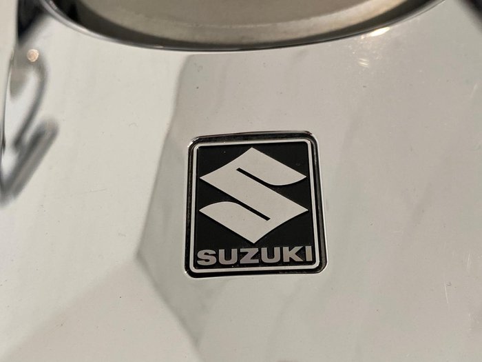 2008 Suzuki Boulevard M109R (VZR1800) Boulevard White