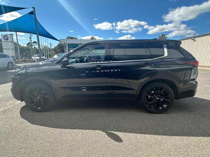 2023 Mitsubishi Outlander LS Black Edition