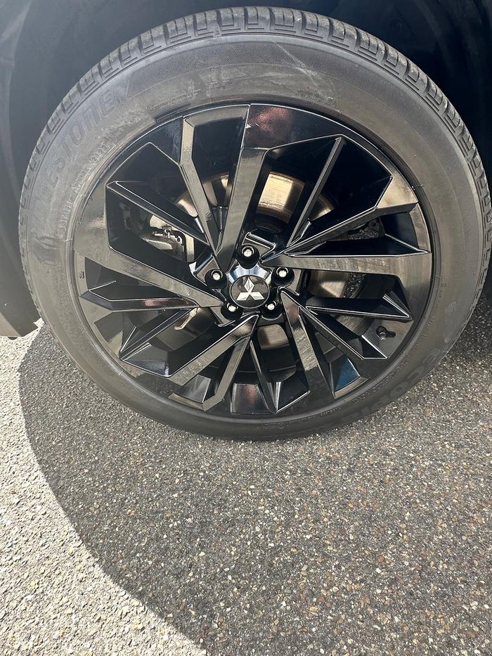 2023 Mitsubishi Outlander LS Black Edition