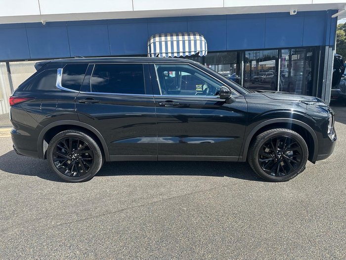 2023 Mitsubishi Outlander LS Black Edition