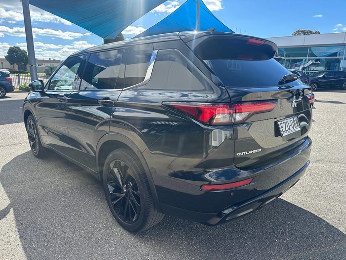 2023 Mitsubishi Outlander LS Black Edition