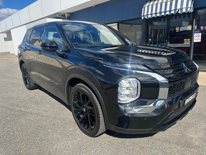2023 Mitsubishi Outlander LS Black Edition