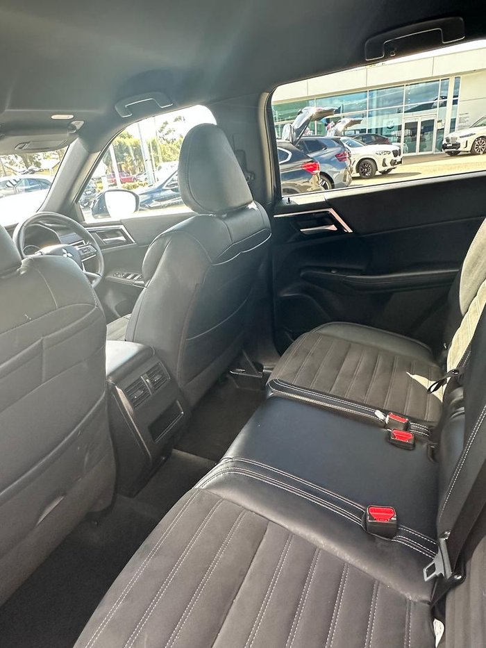 2023 Mitsubishi Outlander LS Black Edition