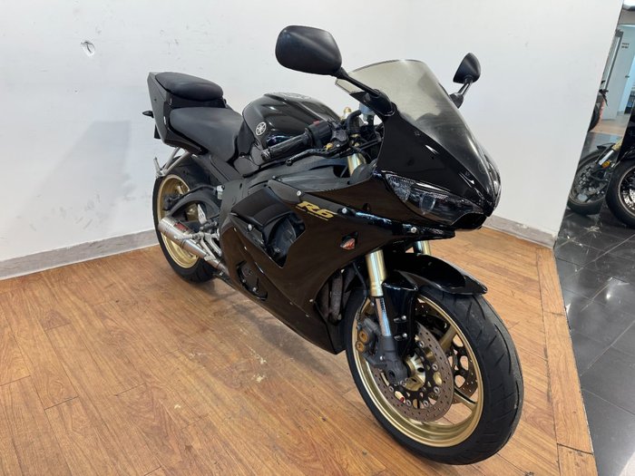 2005 Yamaha YZF-R6 RED