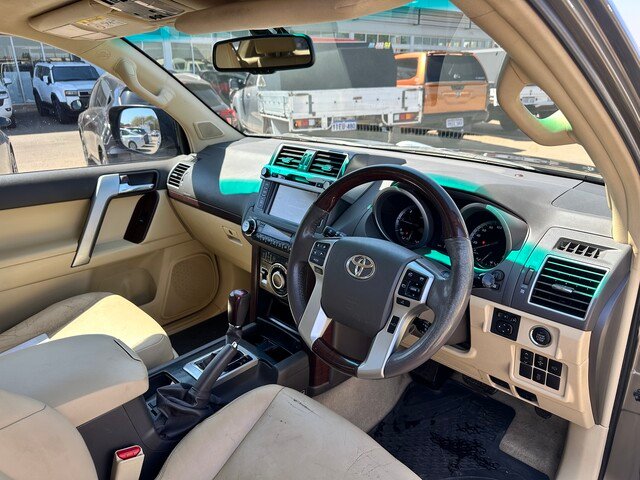 2013 TOYOTA LANDCRUISER