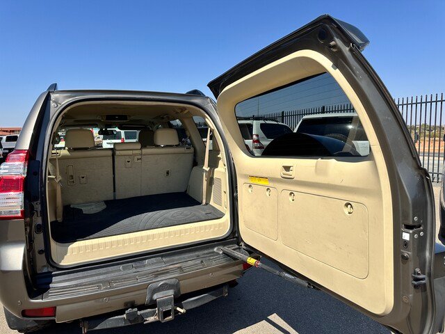 2013 TOYOTA LANDCRUISER