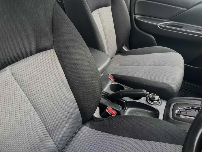 2021 Mitsubishi Triton GLX MR MY22 4X4 Dual Range White