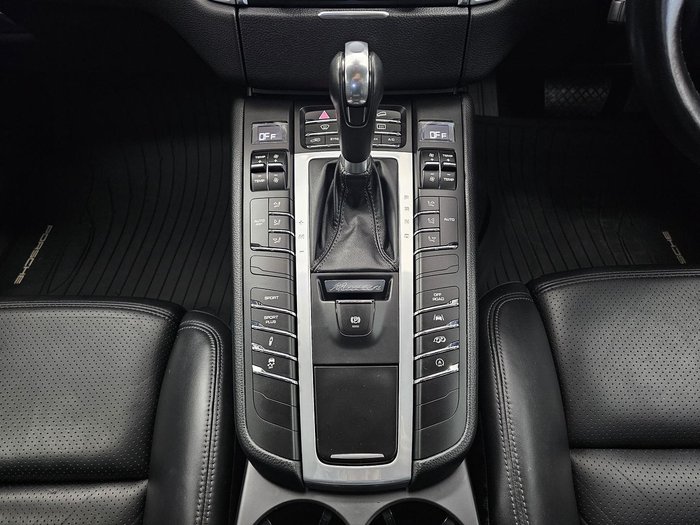 2017 Porsche Macan GTS 95B MY17 AWD Black