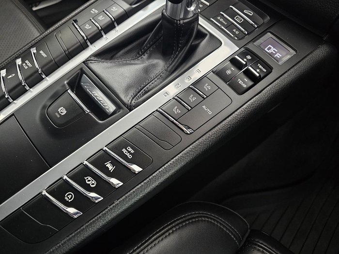 2017 Porsche Macan GTS 95B MY17 AWD Black