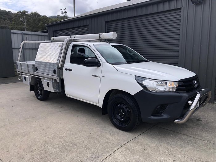 2015 Toyota Hilux Workmate TGN121R 4x2 Glacier White