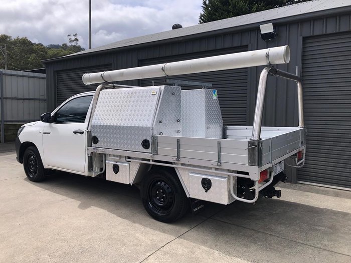 2015 Toyota Hilux Workmate TGN121R 4x2 Glacier White