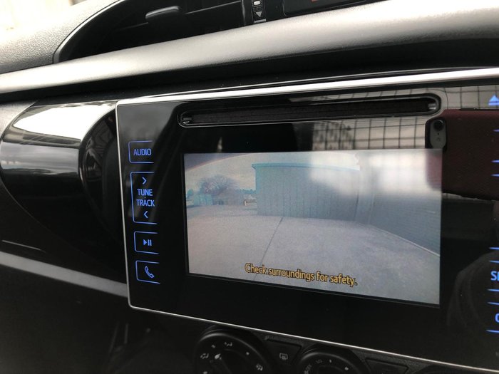 2015 Toyota Hilux Workmate TGN121R 4x2 Glacier White
