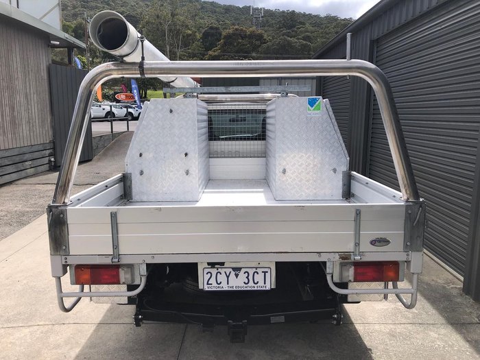 2015 Toyota Hilux Workmate TGN121R 4x2 Glacier White