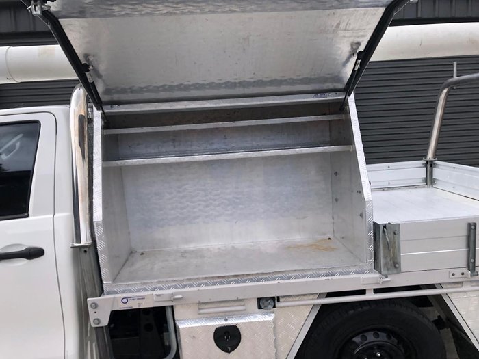 2015 Toyota Hilux Workmate TGN121R 4x2 Glacier White