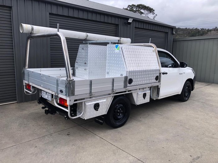 2015 Toyota Hilux Workmate TGN121R 4x2 Glacier White