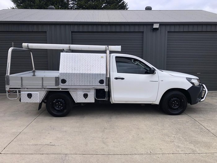 2015 Toyota Hilux Workmate TGN121R 4x2 Glacier White